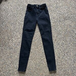 Frame Le One Skinny Jean